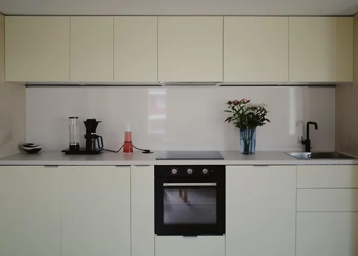 Marjaniemi - Rantasumppu 9 With Sauna * Хайлуото