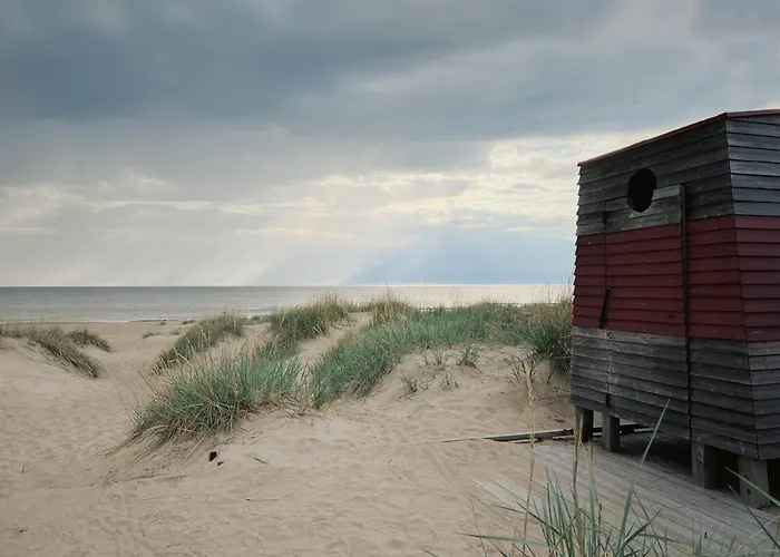 Marjaniemi - Rantasumppu 9 With Sauna *